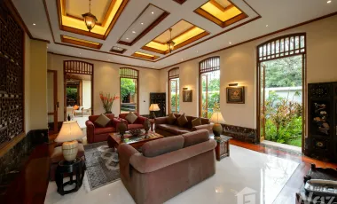 5 Bedroom Villa for sale in Khlong Tan Nuea, Bangkok