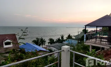 2 Bedroom Townhouse for sale in Phla, Rayong