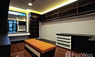 4 Bedroom Villa for sale in Phra Khanong Nuea, Bangkok