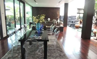 4 Bedroom Villa for sale in Phra Khanong Nuea, Bangkok