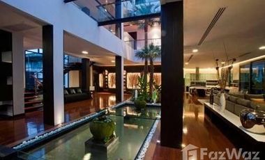 4 Bedroom Villa for sale in Phra Khanong Nuea, Bangkok