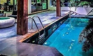 4 Bedroom Villa for sale in Phra Khanong Nuea, Bangkok