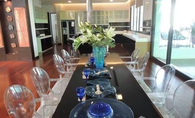 4 Bedroom Villa for sale in Phra Khanong Nuea, Bangkok