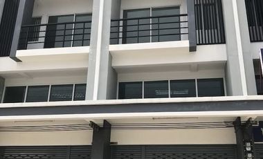 4 Bedroom Townhouse for sale in Khun Kaeo, Nakhon Pathom