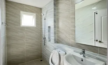 Luxury house in city fully furnished
