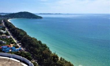 Stunning 2-Bedroom Condo with Seaview & Mountain View