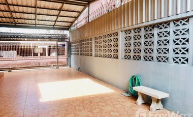 2 Bedroom House for sale in Pak Nam Pho, Nakhon Sawan