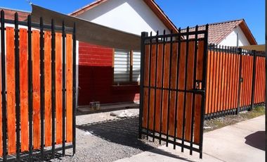 Arriendo casa con Excelente ubicacion y espacio