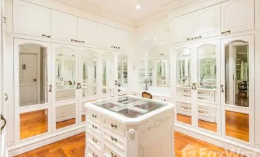 5 Bedroom Villa for sale in Din Daeng, Bangkok