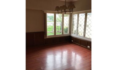 VENTA CHALET CON DEPARTAMENTO INDEPENDIENTE Y QUINCHO ASADOR