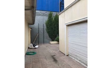 VENTA CHALET CON DEPARTAMENTO INDEPENDIENTE Y QUINCHO ASADOR