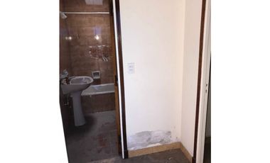 VENTA CHALET CON DEPARTAMENTO INDEPENDIENTE Y QUINCHO ASADOR