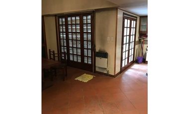 VENTA CHALET CON DEPARTAMENTO INDEPENDIENTE Y QUINCHO ASADOR