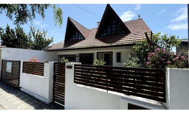 VENTA CASA 4 DORMITORIOS Y DEPARTAMENTO LOTE 333m2 ZACAGNINI