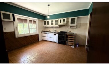 VENTA CASA 4 DORMITORIOS Y DEPARTAMENTO LOTE 333m2 ZACAGNINI