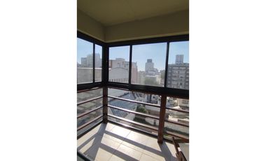 Semipiso 3 ambientes Edif. Categoría. Plaza Mitre
