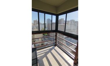 Semipiso 3 ambientes Edif. Categoría. Plaza Mitre