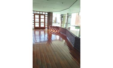 Semipiso 3 ambientes Edif. Categoría. Plaza Mitre