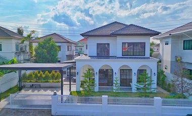 Modern Luxury House next to the Golf course