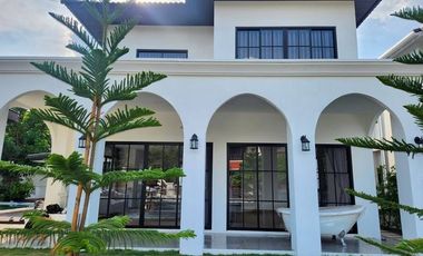 Modern Luxury House next to the Golf course