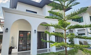 Modern Luxury House next to the Golf course