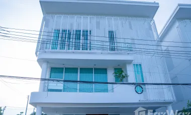 4 Bedroom Villa for sale in Saphan Sung, Bangkok