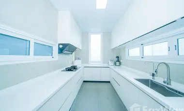 4 Bedroom Villa for sale in Saphan Sung, Bangkok