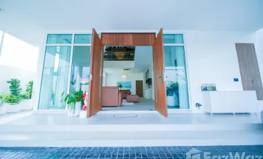 4 Bedroom Villa for sale in Saphan Sung, Bangkok