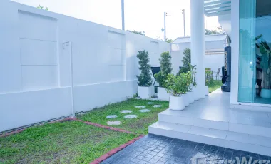 4 Bedroom Villa for sale in Saphan Sung, Bangkok