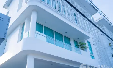 4 Bedroom Villa for sale in Saphan Sung, Bangkok