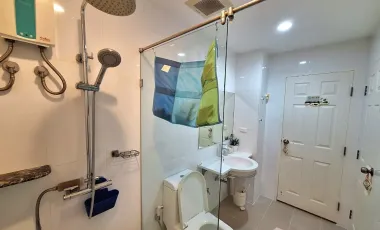 Lovely condo with 2bedrooms and 1bathrooms