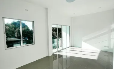 3 Bedroom Townhouse for sale at Pawarisa Village