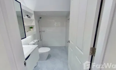 4 Bedroom House for sale at Thanakrit House