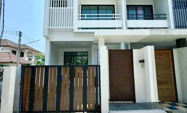 Townhouse at Pimmada Home