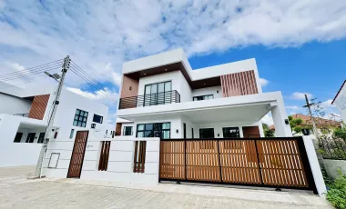 4 Bedroom Villa for sale in Mae Hia, Chiang Mai