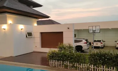 7 Bedrooms, 7 Bathrooms