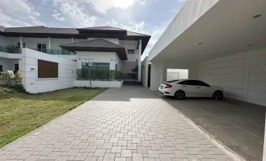 7 Bedrooms, 7 Bathrooms