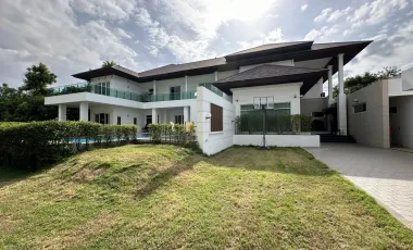 7 Bedrooms, 7 Bathrooms