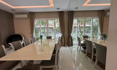 7 Bedrooms, 7 Bathrooms