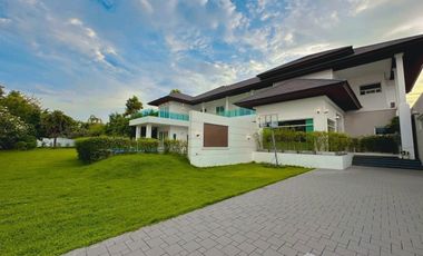 7 Bedrooms, 7 Bathrooms