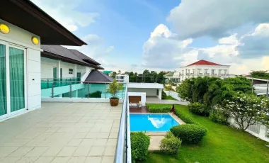 7 Bedrooms, 7 Bathrooms