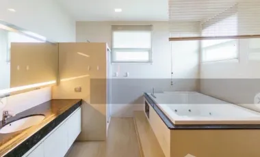 7 Bedrooms, 7 Bathrooms