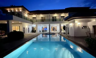 7 Bedrooms, 7 Bathrooms