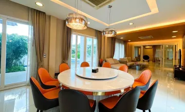 7 Bedrooms, 7 Bathrooms