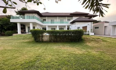 7 Bedrooms, 7 Bathrooms