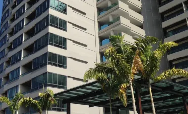 Top Floor condo with mountain view for sale