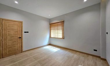 3 Bedroom House for sale in Saraphi, Chiang Mai
