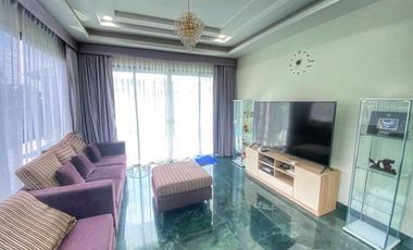 5 Bedroom Villa for sale in Chimphli, Bangkok