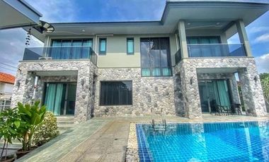 5 Bedroom Villa for sale in Chimphli, Bangkok