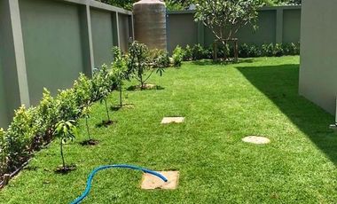 5 Bedroom Villa for sale in Chimphli, Bangkok